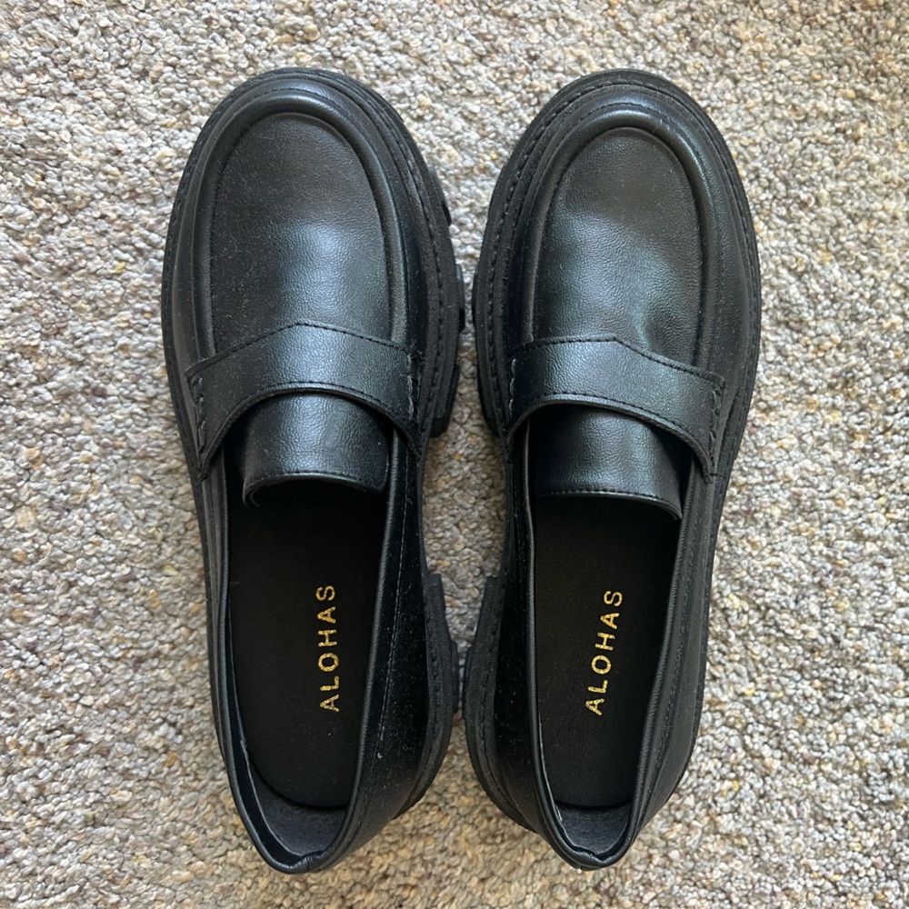 Alohas Trailblazer Leather Loafer - Size 38